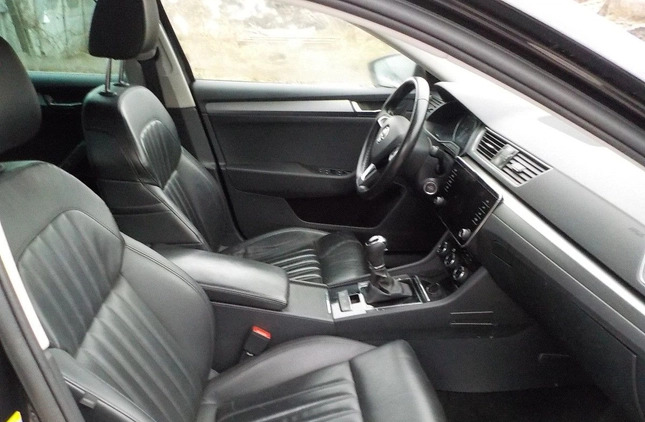 Skoda Superb cena 37900 przebieg: 405193, rok produkcji 2017 z Krynki małe 407